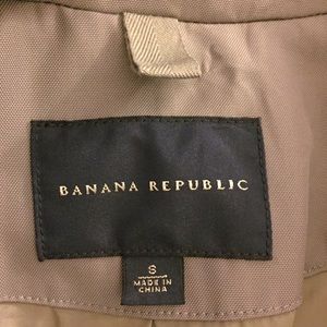 Banana Republic rain coat never worn